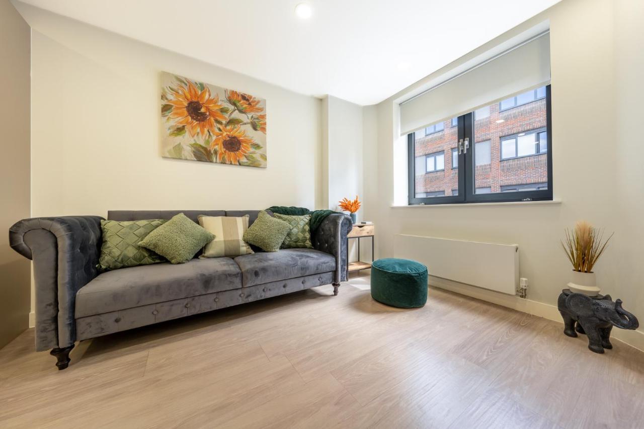 Luxury One Bedroom Serviced Apartment In The Heart Of Bedford Exterior foto